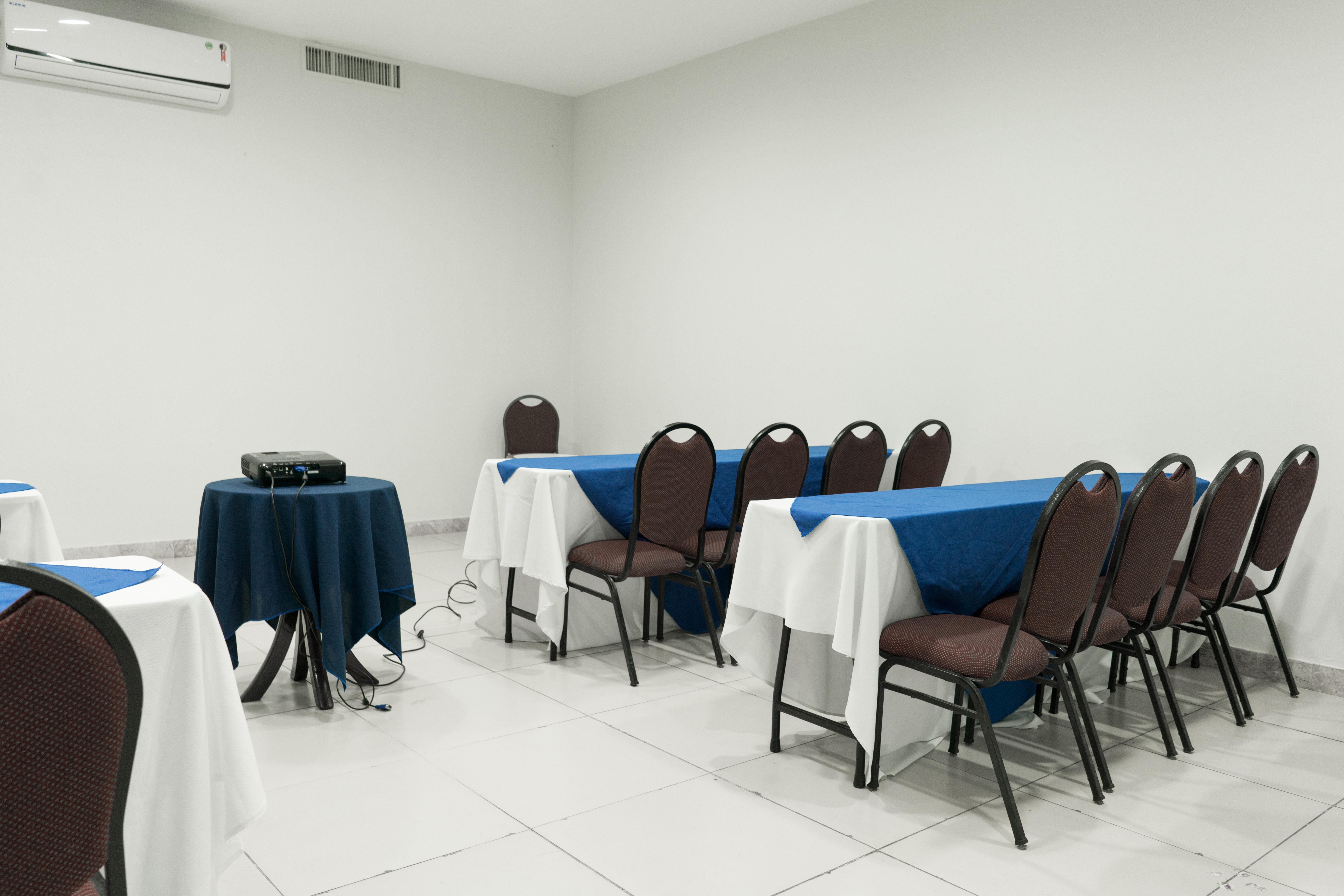 Hotel Blue Tree Towers Sao Luis Exteriér fotografie A meeting room at the university